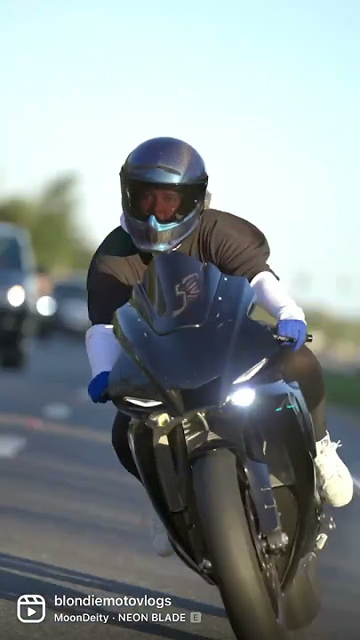 blondiemotovlogs feet 5