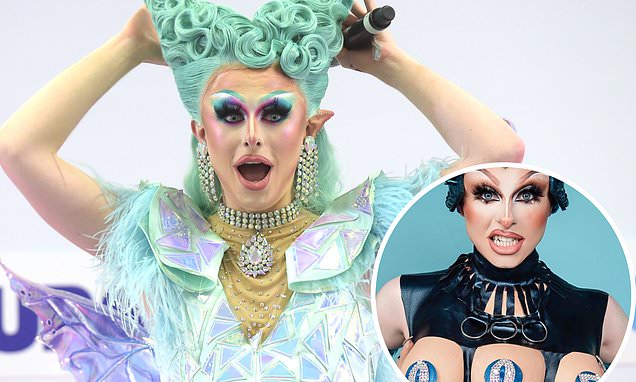 blu hydrangea feet 3