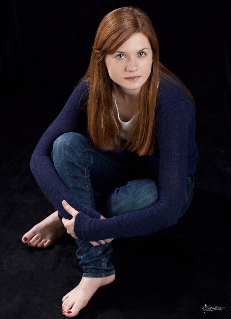 bonnie wright feet 1 scaled