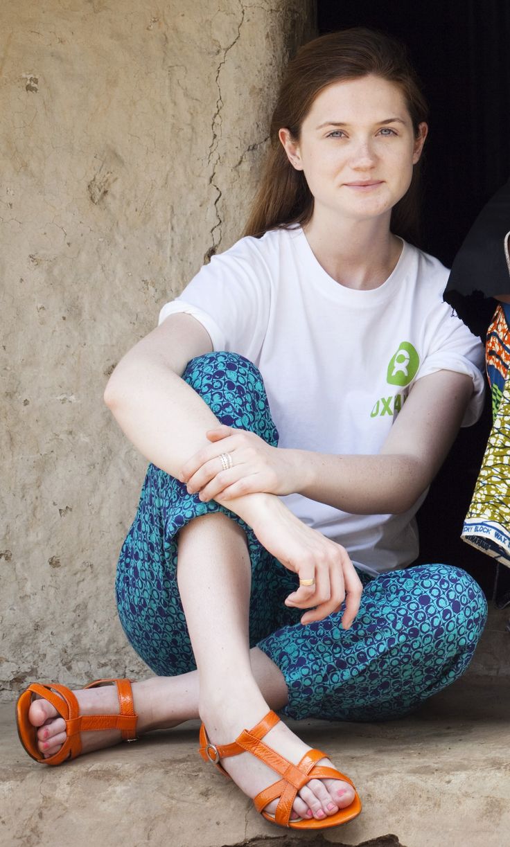 bonnie wright feet 6