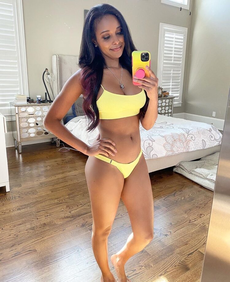 brandi rhodes feet 6