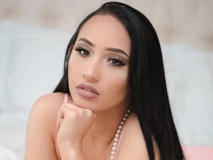 breana clough feet 5