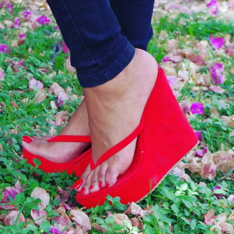 brenda vazquez feet 6