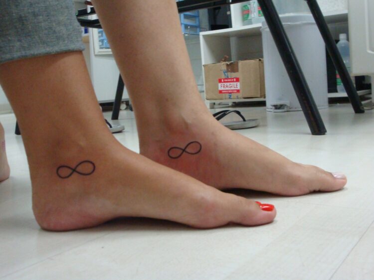 brendha haddad feet 3