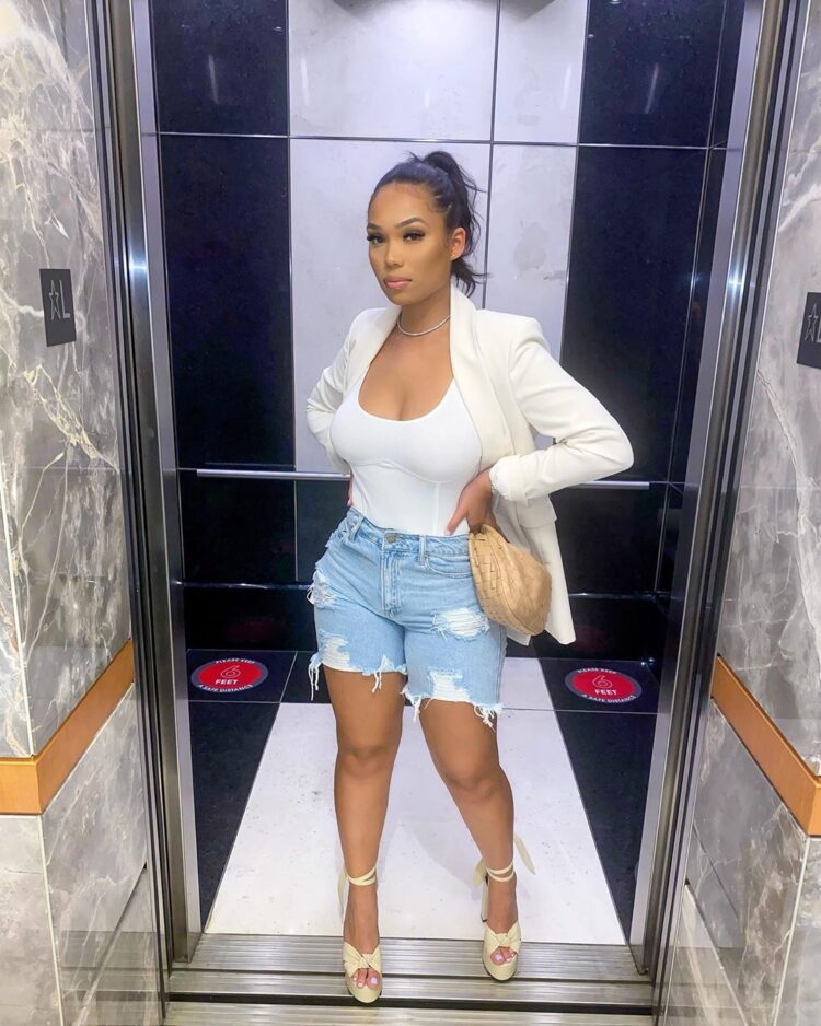 briana monique feet 5