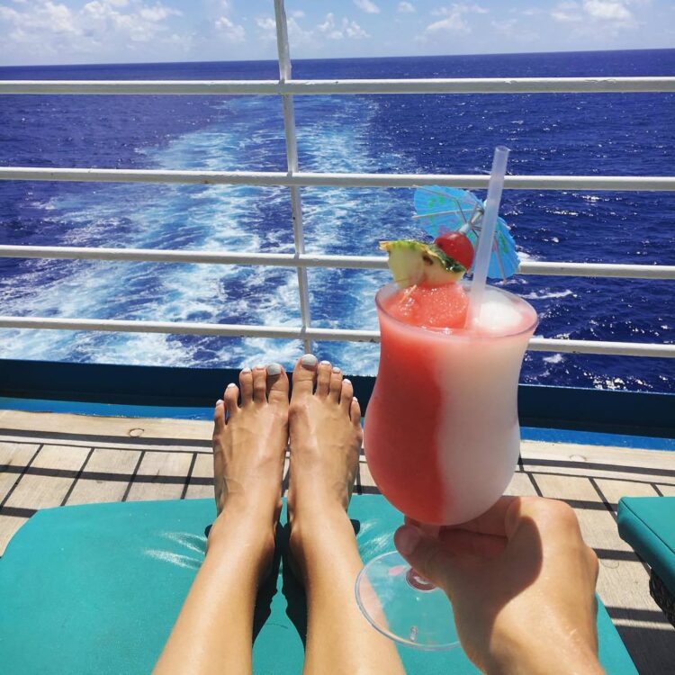 brianne theisen eaton feet 2