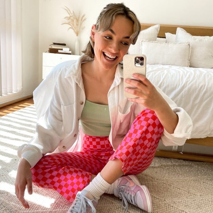 bridie meredith feet 2