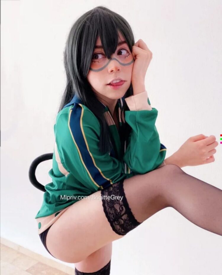 brigitte grey feet 1