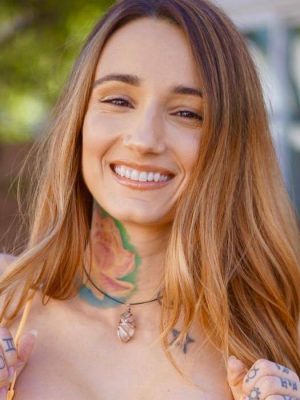 brin amberlee feet 4