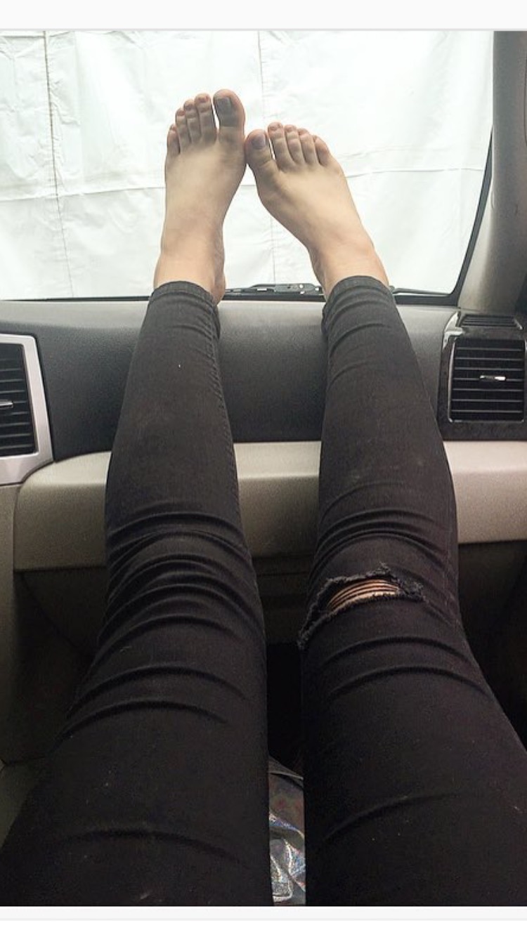 brisa carrillo feet 2