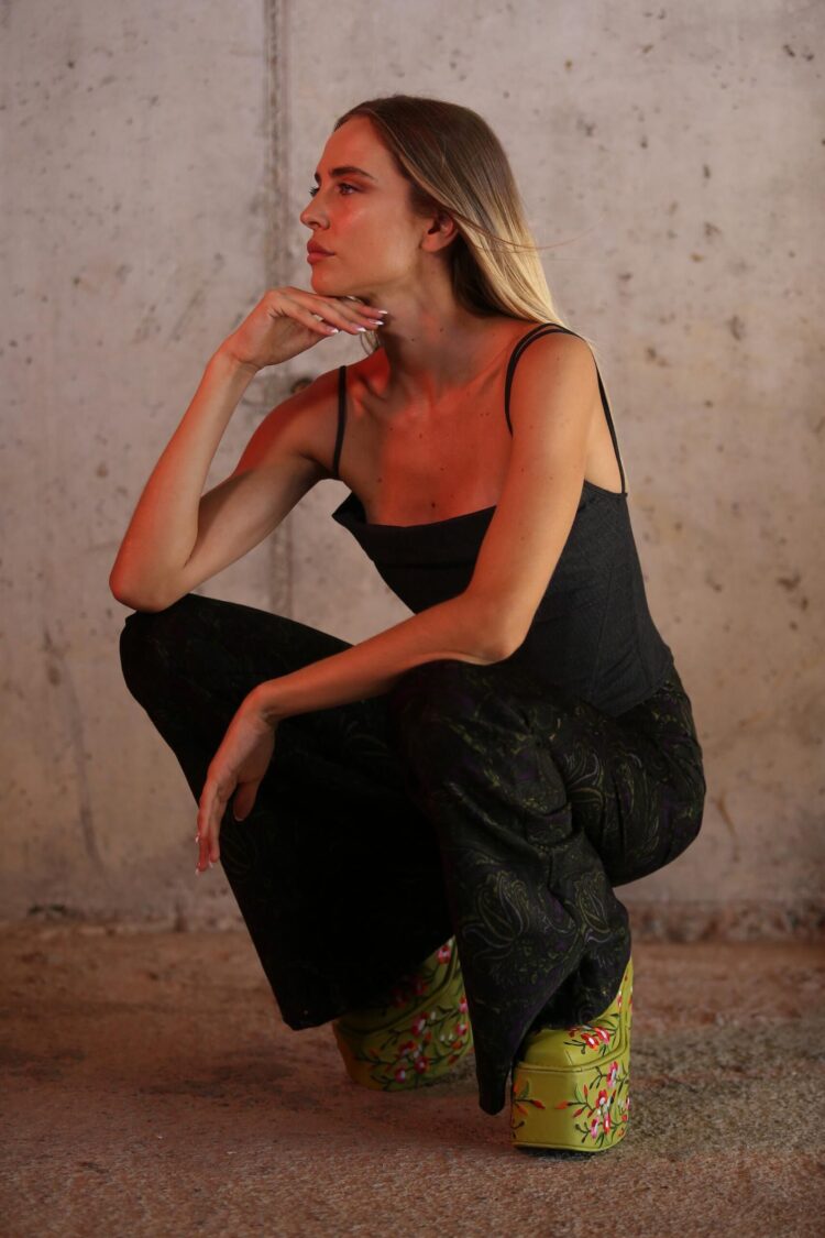 brisa fenoy feet 5 scaled