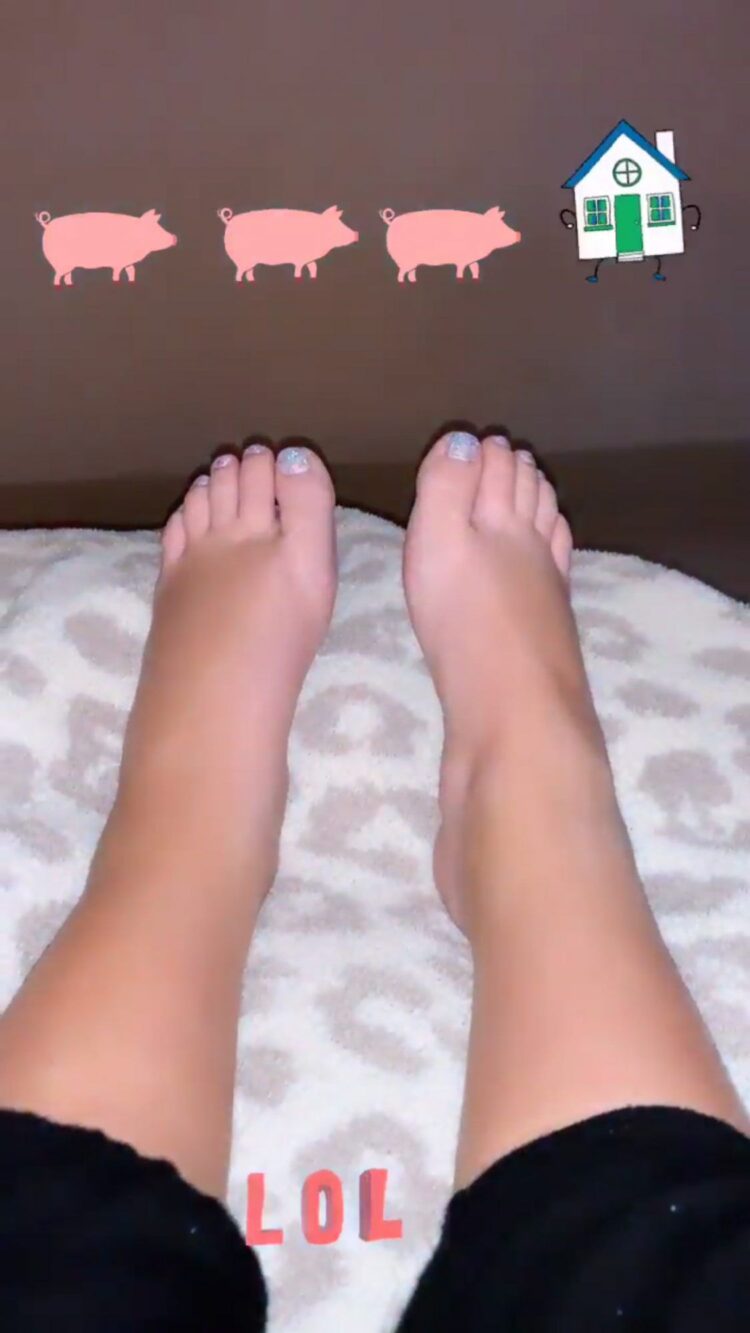 brittany aldean feet 4