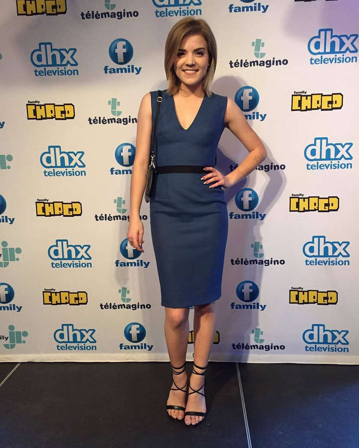 brittany raymond feet 6