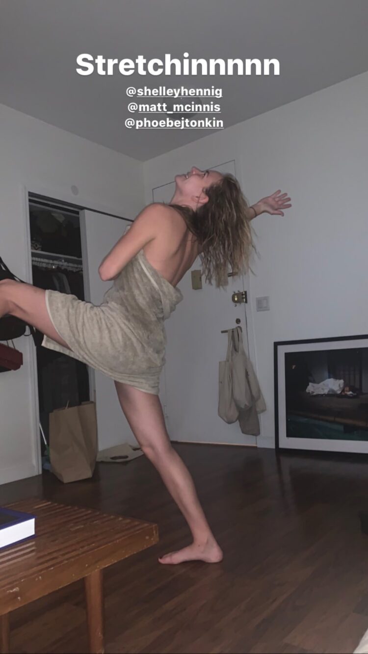 brittany robertson feet 6