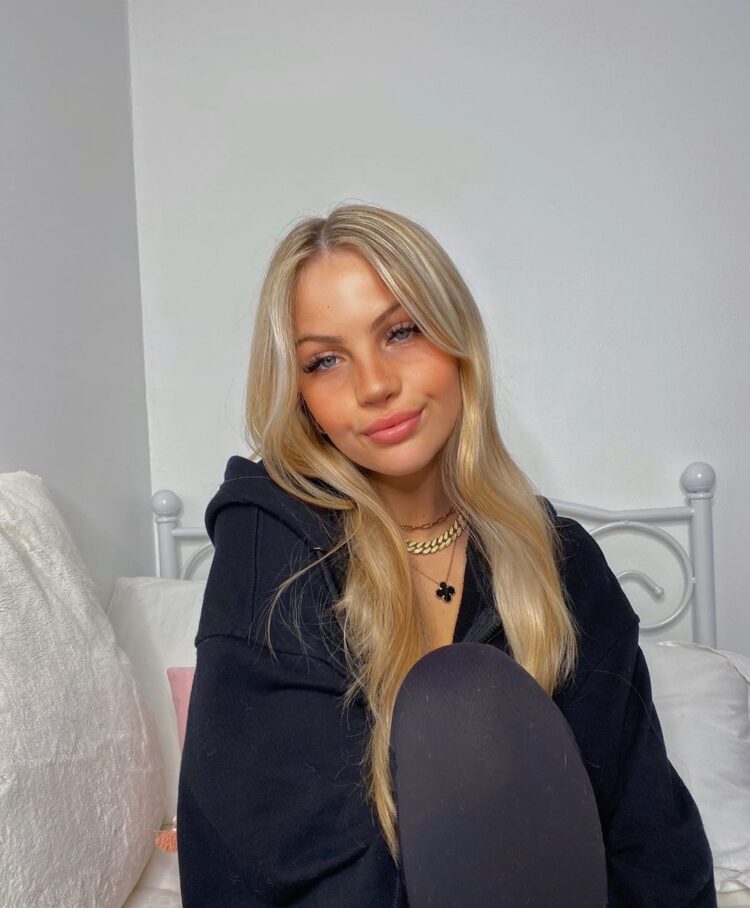 brittney mooney feet 5