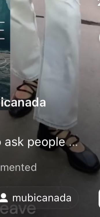 broey deschanel feet 2