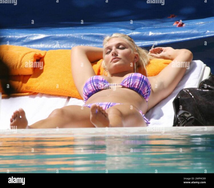 brooke hogan feet 6