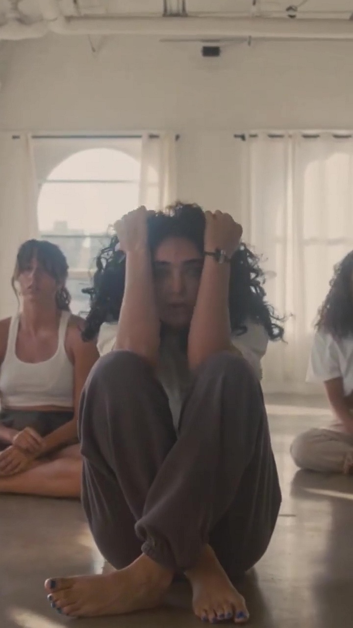 brooke maroon feet 1