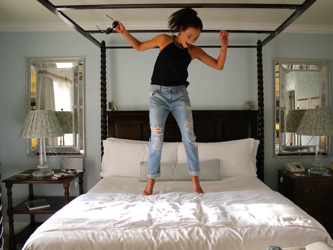 brooke saward feet 3