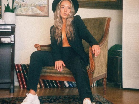 brooke stilla feet 4