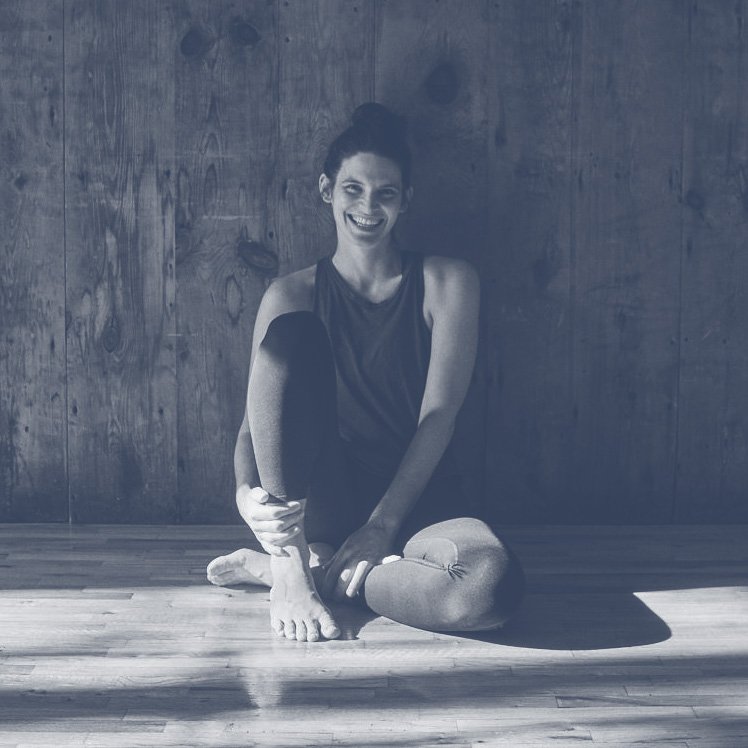 brooklyn lowe feet 3