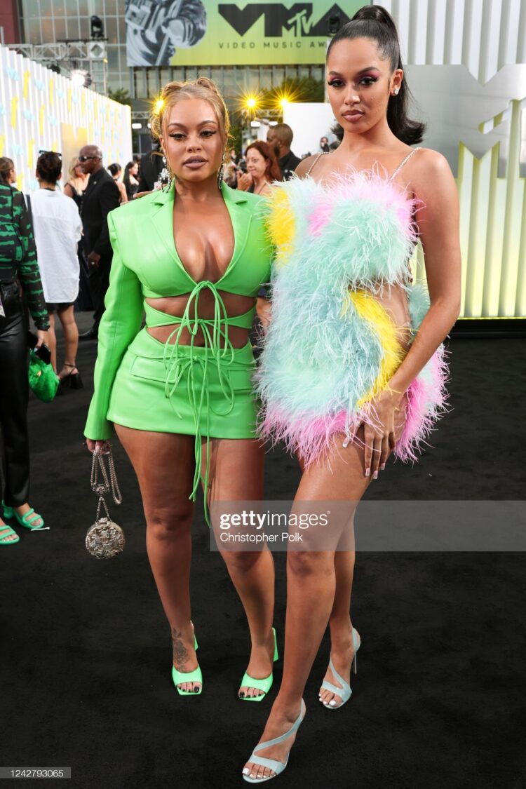 brooklyn nikole feet 5