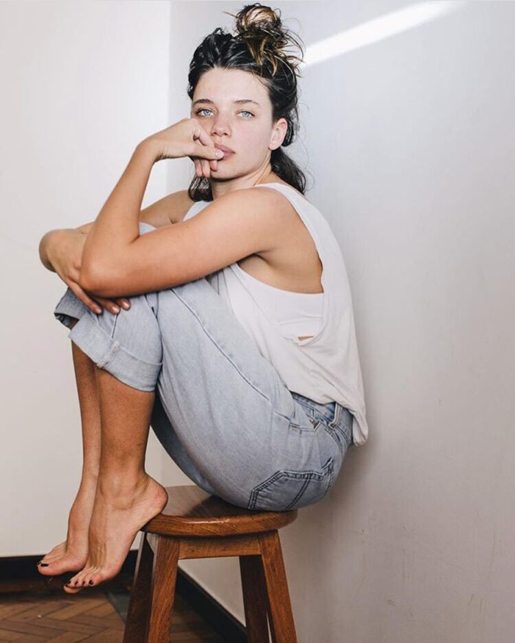 bruna linzmeyer feet 1