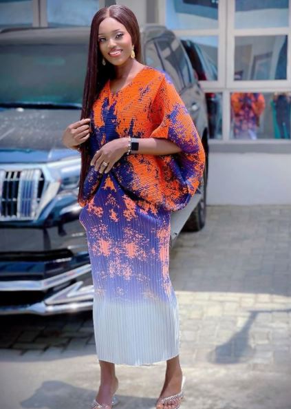 bukunmi oluwasina feet 2