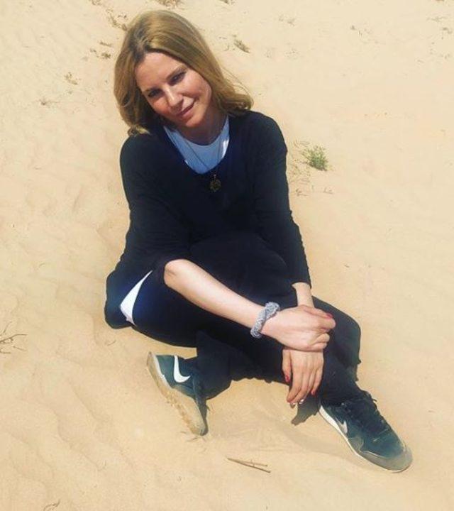 burcu cetinkaya feet 5