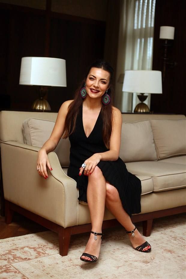 burcu kara feet 4