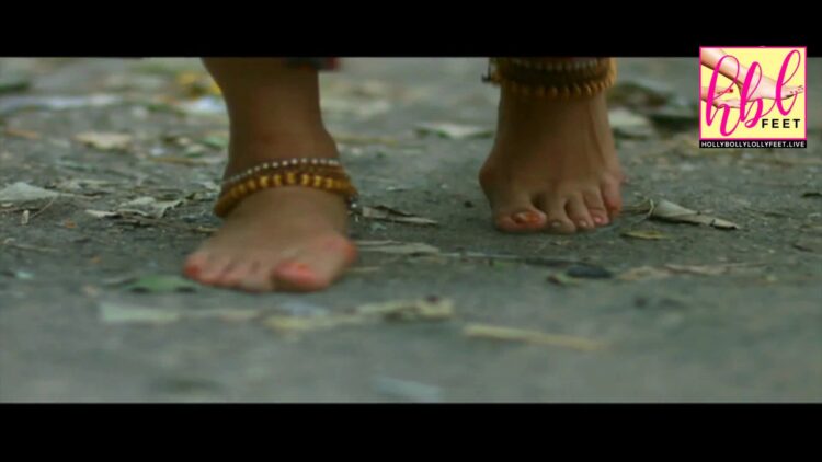 bushra ansari feet 1