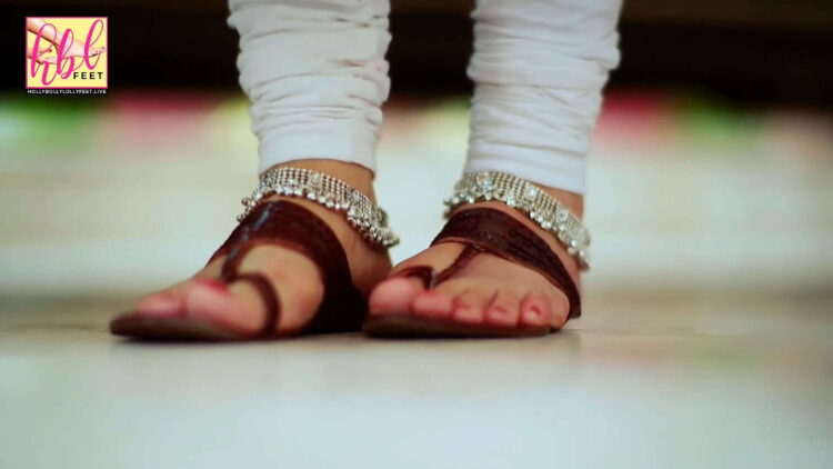 bushra ansari feet 5