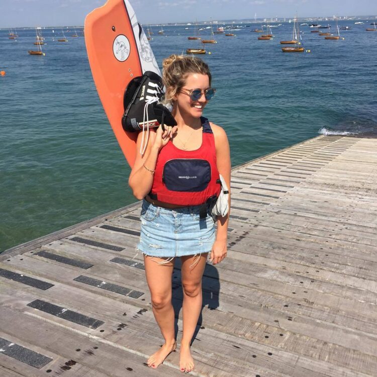 caggie dunlop feet 1