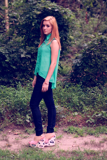 caitlin campbell feet