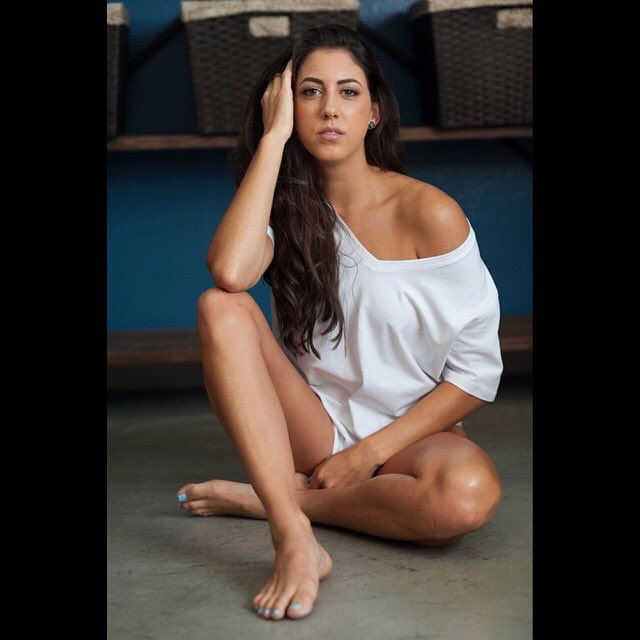 caitlin dechelle feet 2