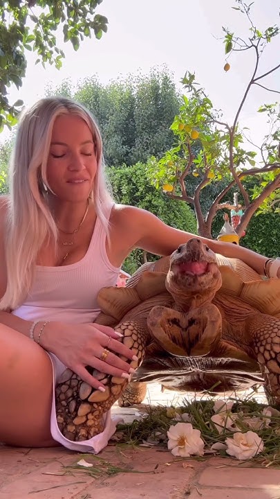 caitlin doran feet 3