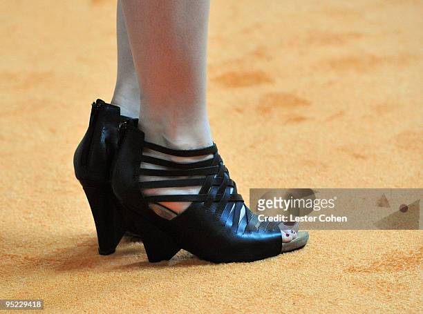 caitlin fuentes feet 4