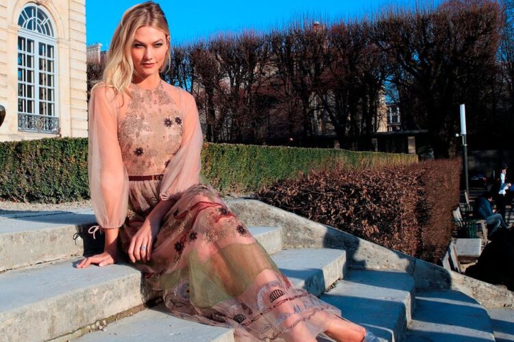 caitlin fuentes feet 5