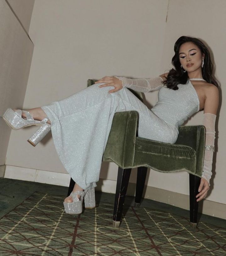 caitlin halderman feet 6