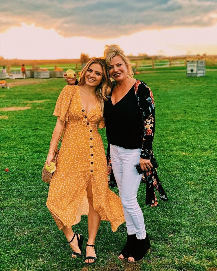 caitlin lawson feet 5