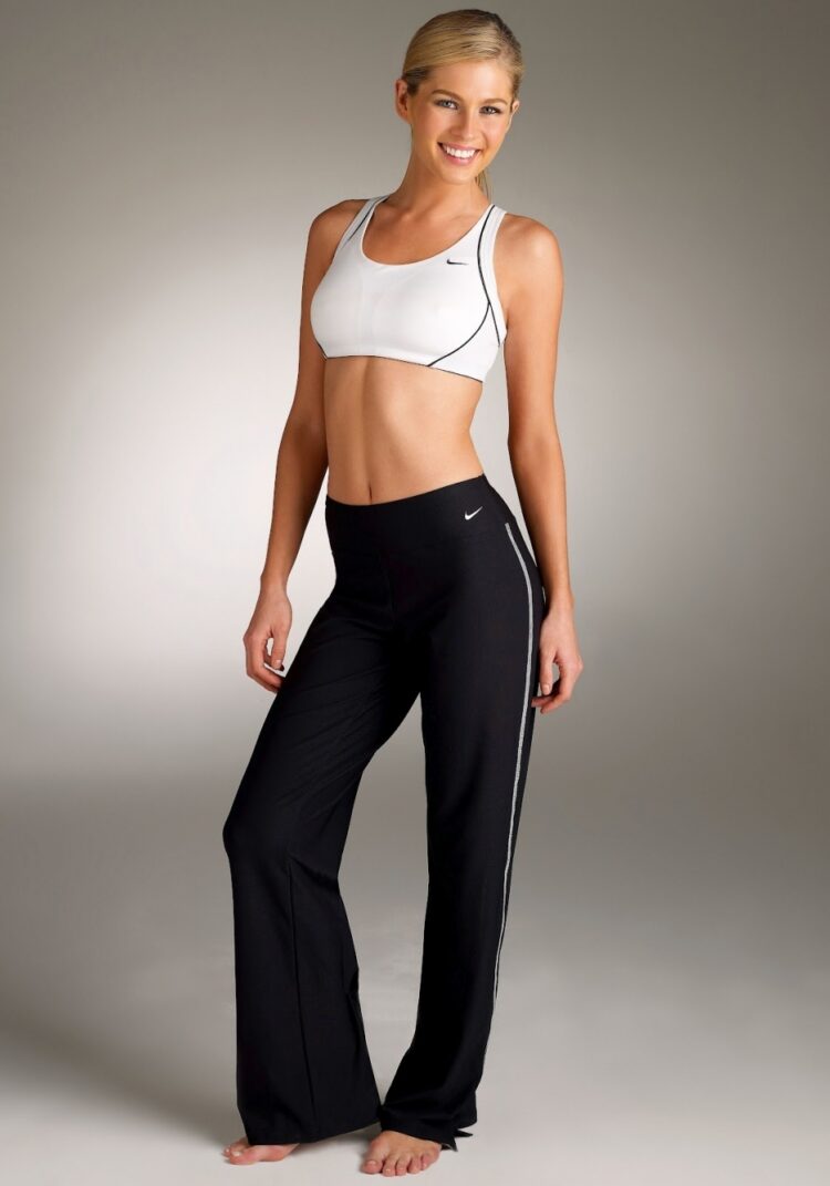 caitlin manley feet 3