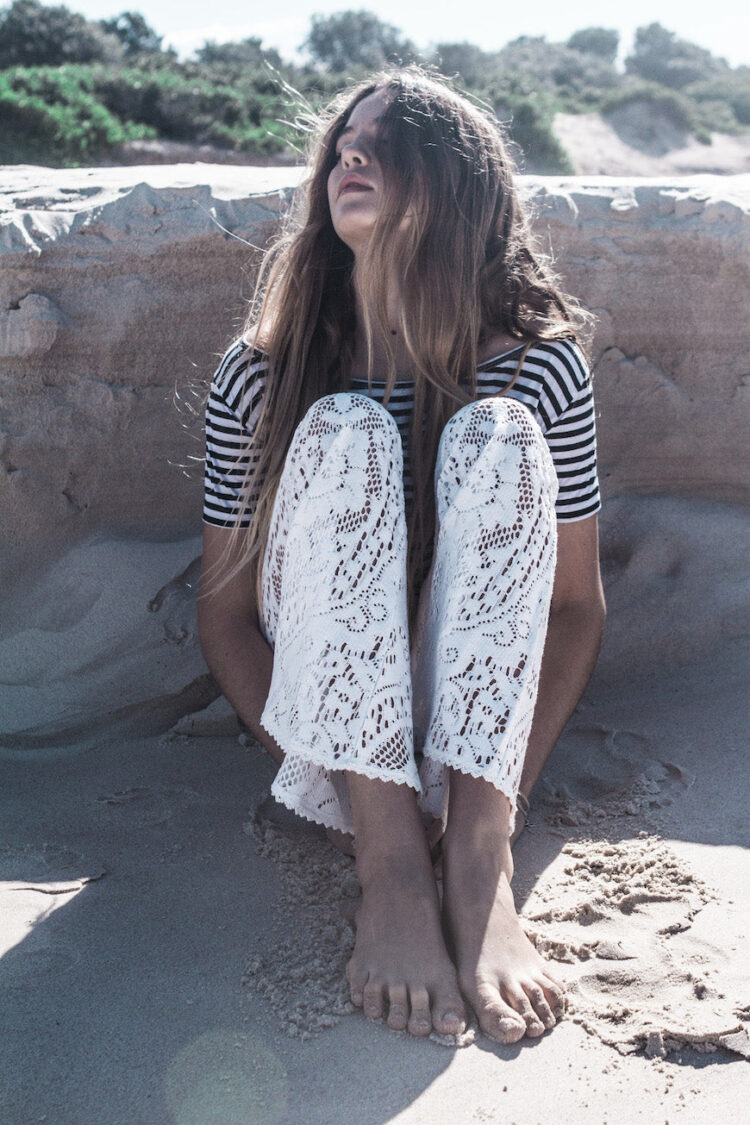 caitlin miers feet 1