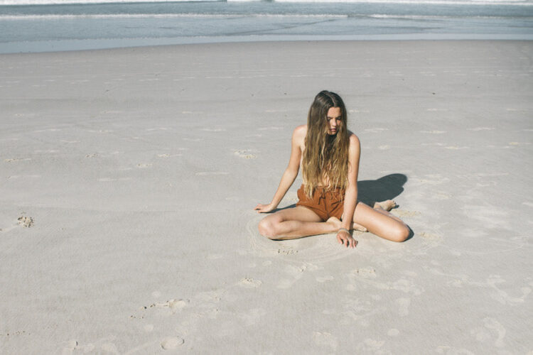 caitlin miers feet 5