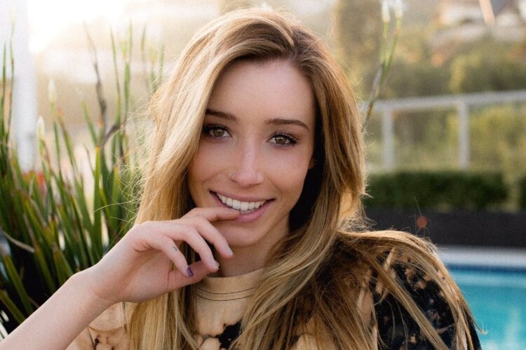 caitlin robinson feet 1