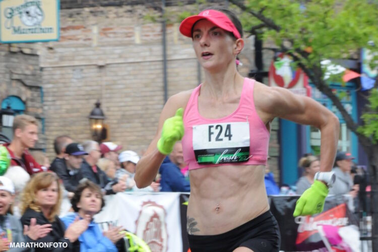 caitlin robinson feet 2