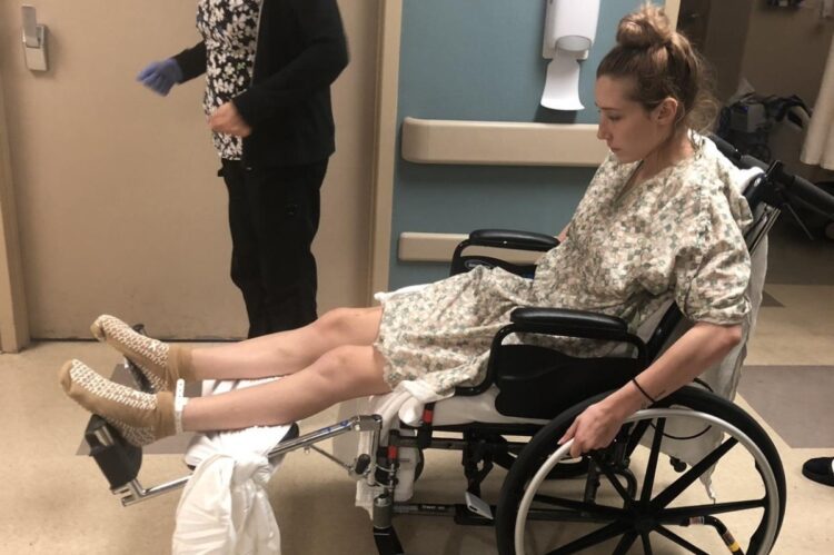 caitlin robinson feet