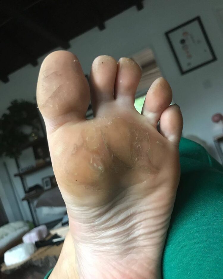 caitlin stasey feet 4