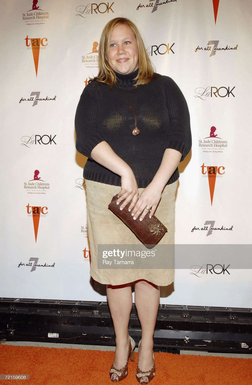 caitlin van zandt feet 5