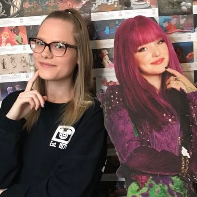 caitlovesdisney feet