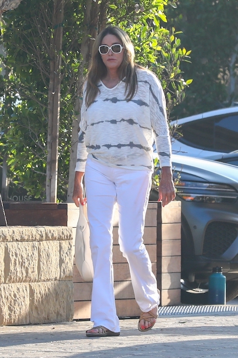 caitlyn kelly wilkinson feet 4